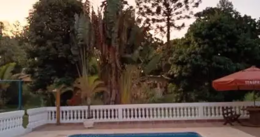 Chácara à venda em jundiaí-sp, bairro dos fernandes: 4 quartos, 2 salas, 2 banheiros, 2 vagas de garagem, 840m² de área. aproveite!