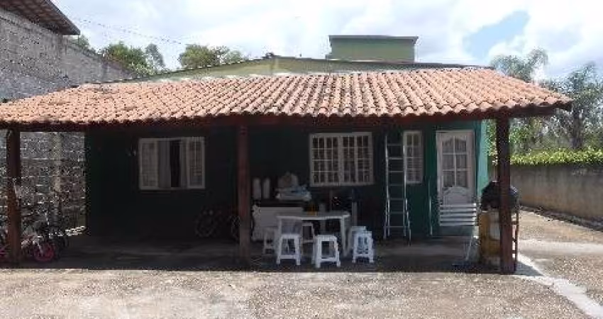 Casa com 02 dorm. AT: 358,00m² e AC: 110,00m² Bairro Colonia - Jundiaí - SP