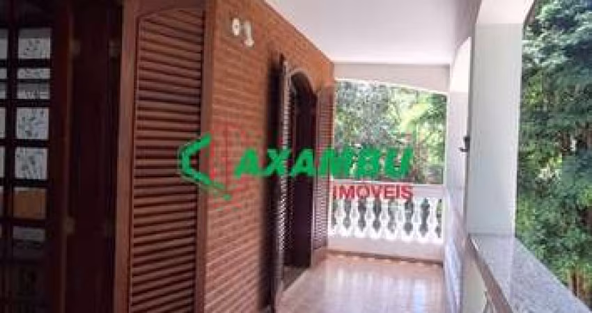 Chácara para Locação em Jundiaí-SP, no Bairro Caxambu: 3 Quartos, 1 Suíte, 2 Salas, 3 Banheiros, 3 Vagas de Garagem, 200m² de Área.