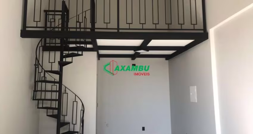 Sala comercial para locação em Jundiaí-SP, bairro Caxambu: 1 sala, 1 banheiro, 38,80 m² com mezanino de área. Venha conferir!
