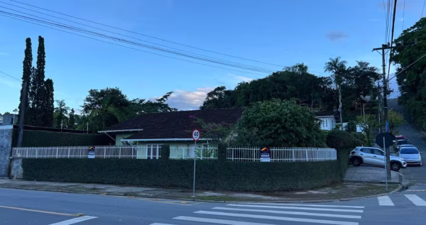 Casa Comercial/Residencial em terreno de Esquina Anita Garibaldi Joinville.