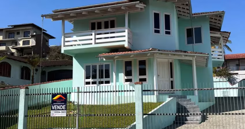 Sobrado comercial/residencial com 03 suítes saguaçu joinville.