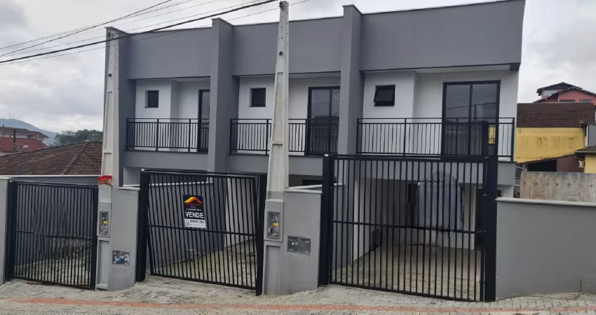 Sobrados prontos para morar 01 suíte + 02 dorm. guanabara joinville