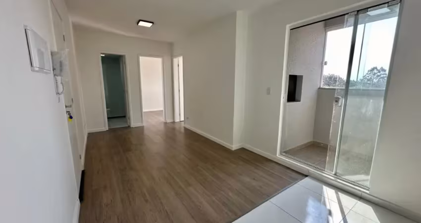 Apartamento ao lado do Supermercado Condor do Costeira