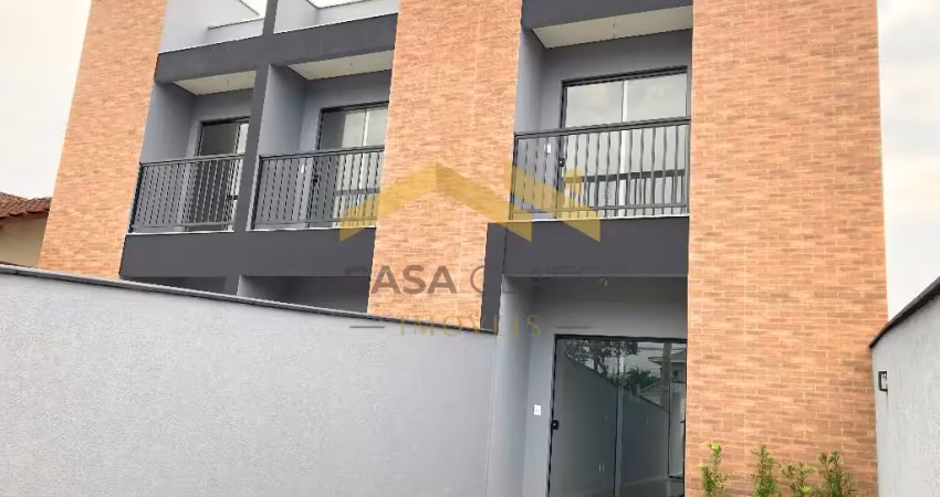 Sobrado geminado novo no bairro Costa e Silva em Joinville!