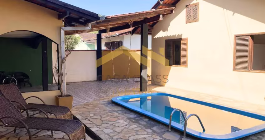 Ótima casa plana averbada com piscina no bairro glória em joinville!
