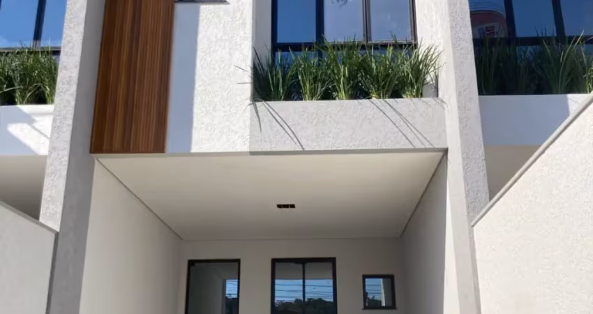 Lindo sobrado novo à venda com 3 quartos e 2 vagas no bairro bom retiro em joinville