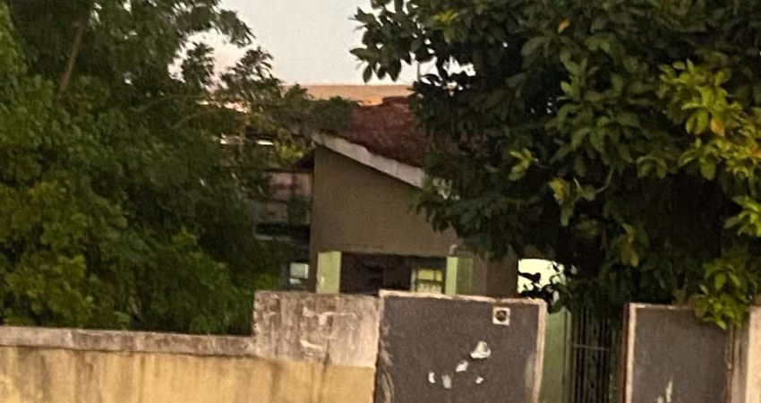 Vende-se Casa com terreno de esquina em Jardim São Paulo