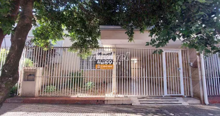 Casa com 3 quartos para alugar na Rua São Francisco de Assis, Centro, Piracicaba