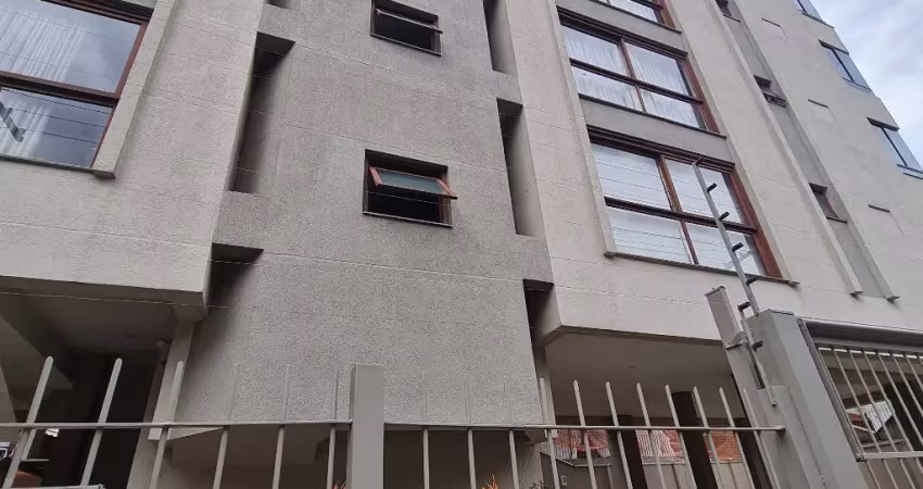 Excelente apto 2 dormitórios, suíte, closet, ensolarado e 2 garagens