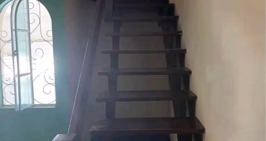Sobrado para Alugar com 120m², 4 dormitórios, 1 sala e 2 vagas!!!