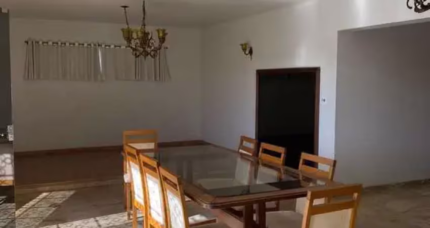 Sobrado à venda no bairro vila sud menuci, com 3 dormitórios, sendo 1 suíte.