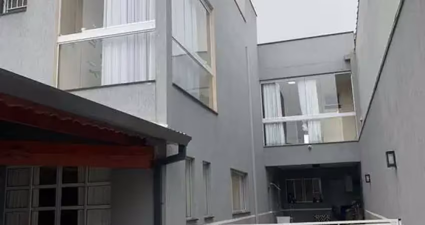 Sobrado à venda no bairro jardim quaresmeira em suzano, com 3 suítes