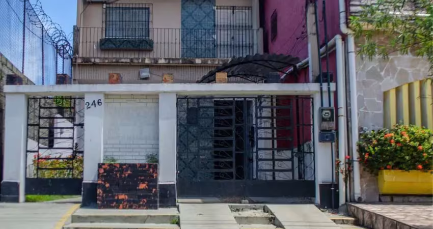 Sobrado para Venda em Belém, Canudos, 1 dormitório, 3 banheiros, 1 vaga