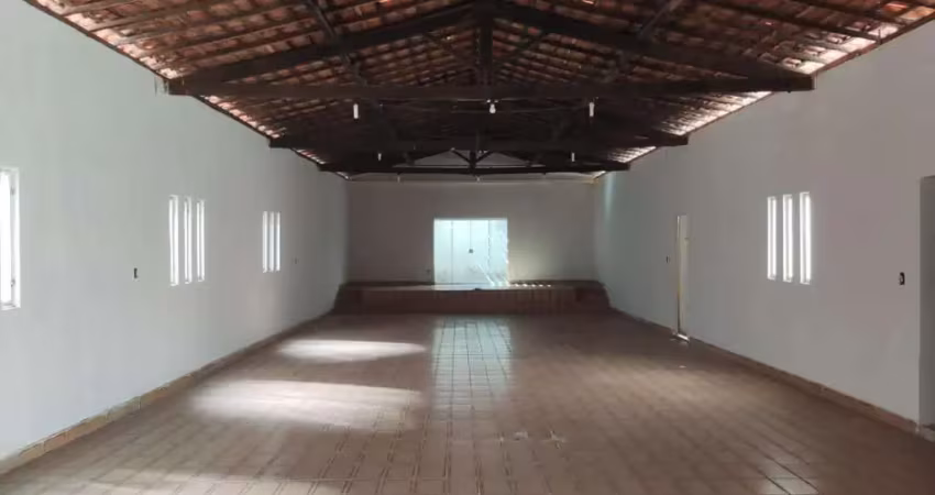 Ponto Comercial para Venda em Picos, Bomba, 2 banheiros, 2 vagas