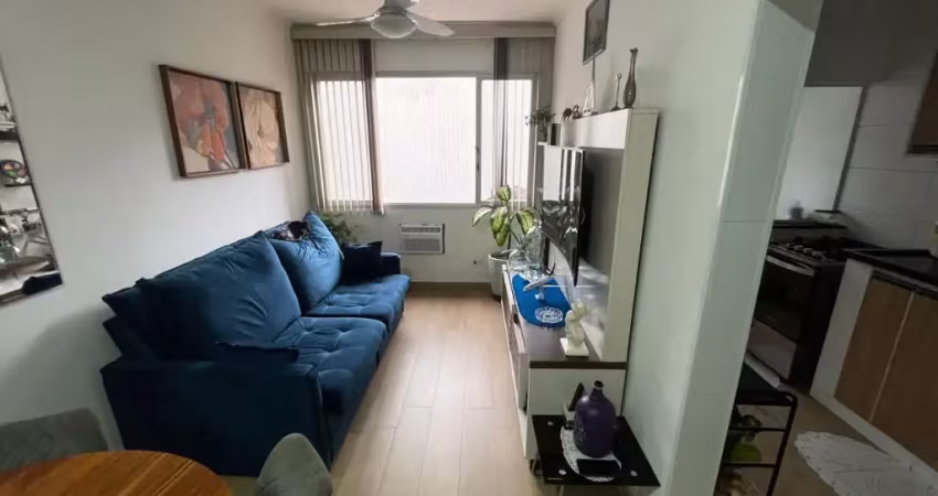 Aparatamento cvom 1 dormitório e vaga de garagem no bairro do itararé em são vicente