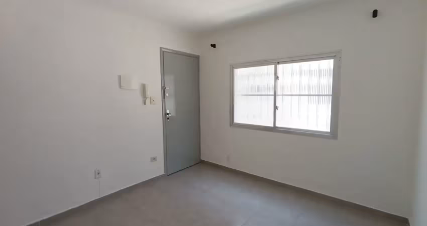 Aparatamento térreo reformado no bairrro da aparecida em santos