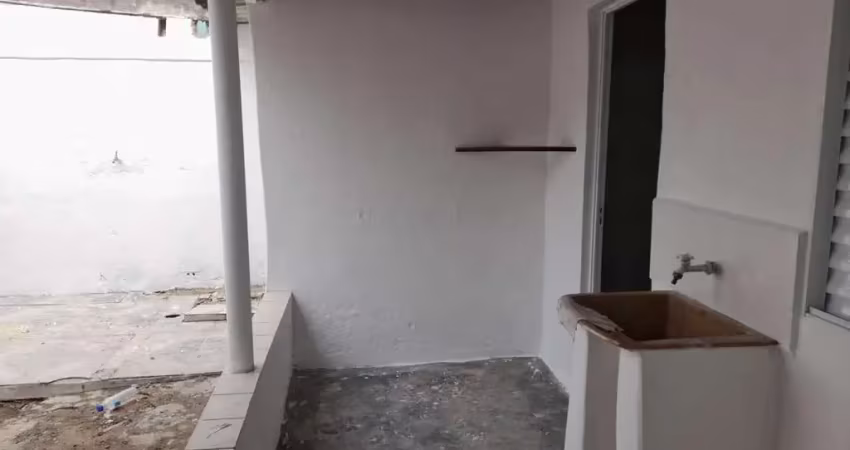 Casa para Locação em São José dos Campos, Jardim São Judas Tadeu, 1 dormitório, 1 banheiro, 1 vaga