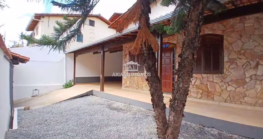 Casa com 3 quartos para alugar na Rua Olavo Bilac, Santa Mônica, Belo Horizonte
