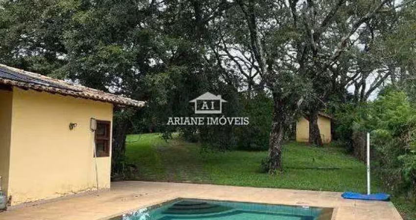 Casa 3 quartos com quintal no condomínio aldeias do lago