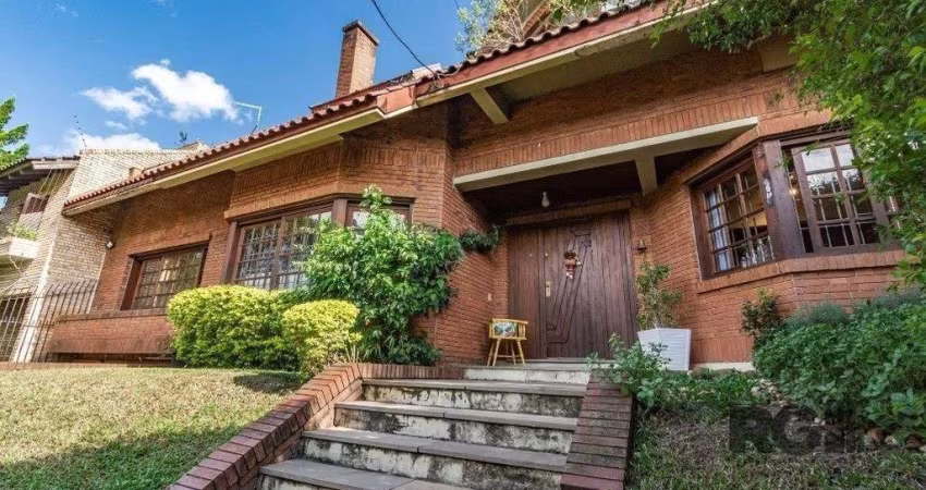 Casa de 3 Dormitórios para alugar no Bairro Chácara das Pedras