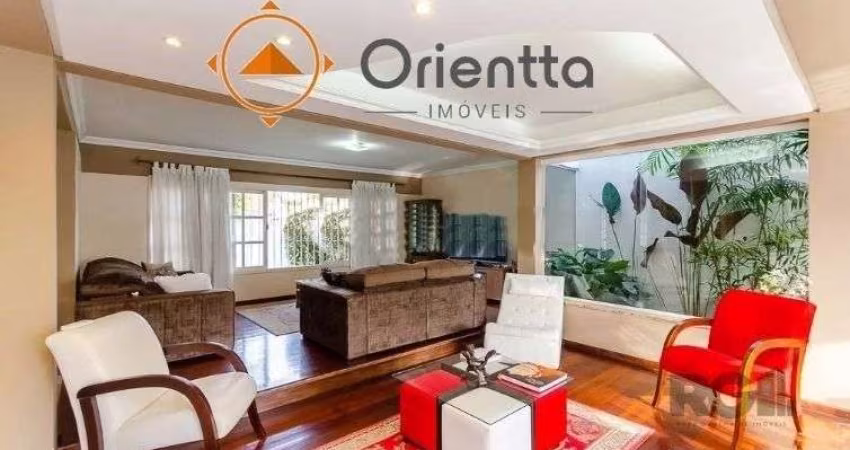 Casa para Venda - 256.5m², 3 dormitórios, sendo 1 suites, 2 vagas - Espirito San