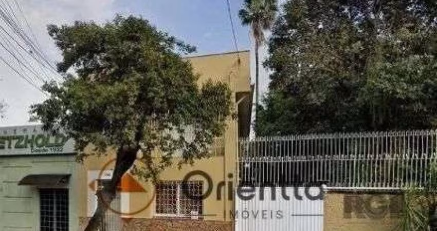 Casa 8 dormitórios para alugar Navegantes Porto Alegre/RS