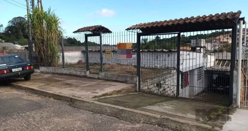 VENDA- Casa Térra com 2 quartos, 3 vagas de garagem- Vila Nova