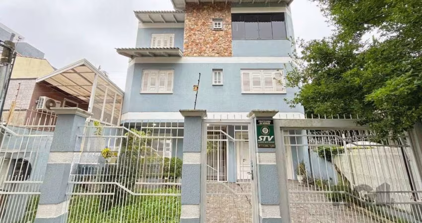 Venda de  casa com 3 Quartos e 4 banheiros, com  269 m²  - Tristeza