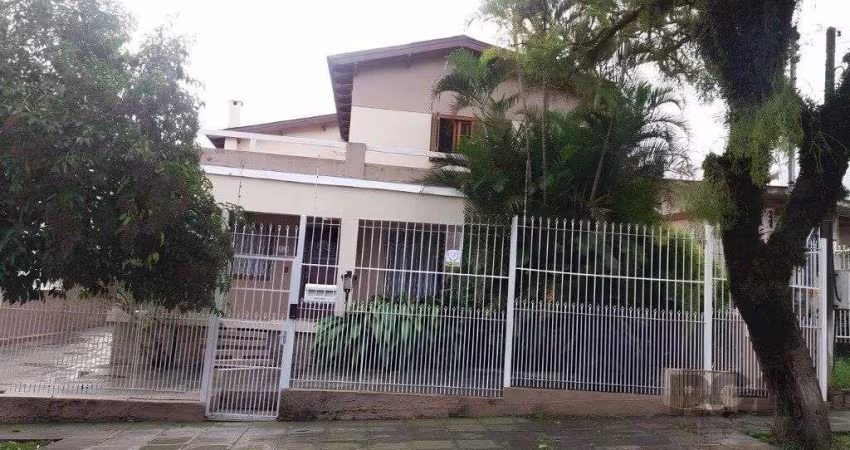 Casa de 3 dormitórios no bairro  Sarandi