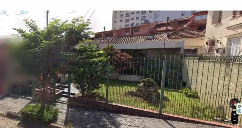 Casa 3 dormitórios no bairro glória, próxima a prof. oscar pereira.