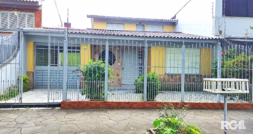 Casa com 160m², 3 dormitórios no bairro Sarandí em Porto Alegre.