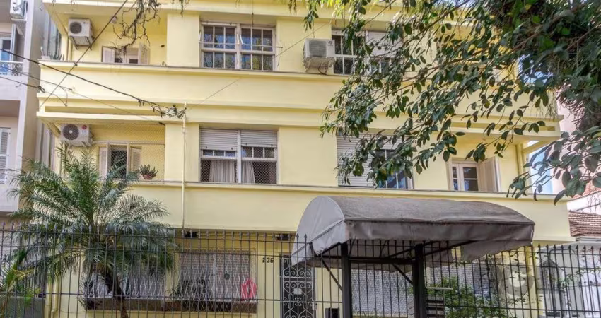 Apartamento de dois quartos e dois banheiros no bairro Rio Branco em Porto Alegr