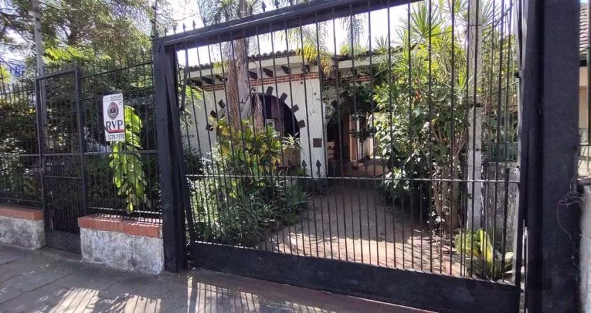 Casa comercial térrea na Av. Aparício Borges - bairro Teresópolis