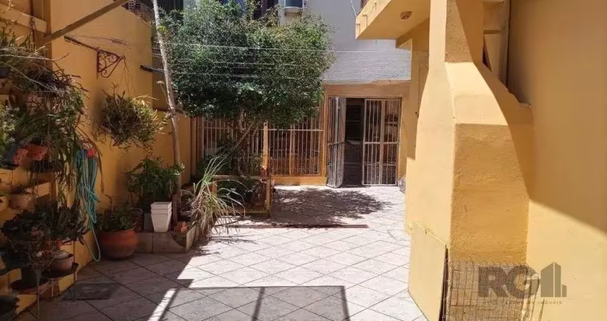 Casa com 4 quartos à venda na Avenida Frei Henrique de Coimbra, 96, Vila Ipiranga, Porto Alegre