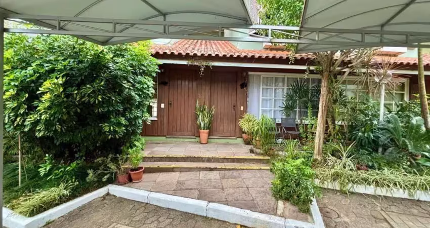 Excelente Casa 2 Dormitórios em Condomínio Fechado