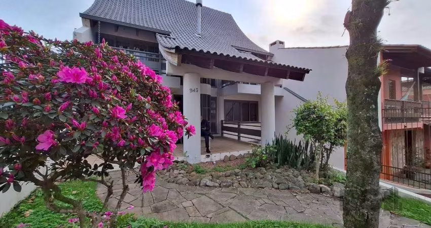 Casa com 537,00 m² com 04 dormitórios no Bairro Tristeza