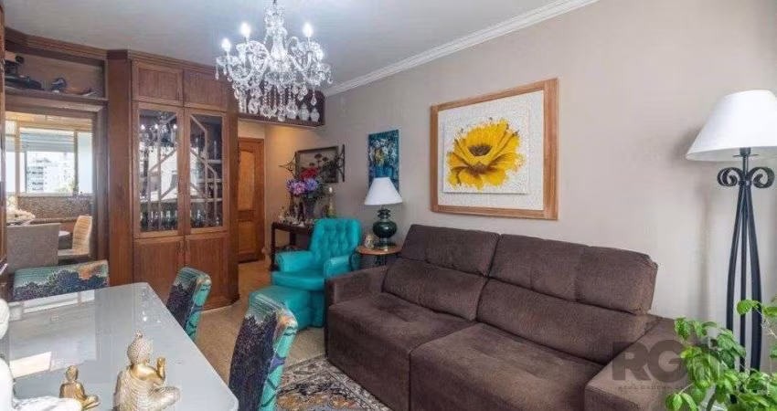 Apartamento 3 dormitórios, 1 suíte, 2 vagas - no coração do Petrópolis