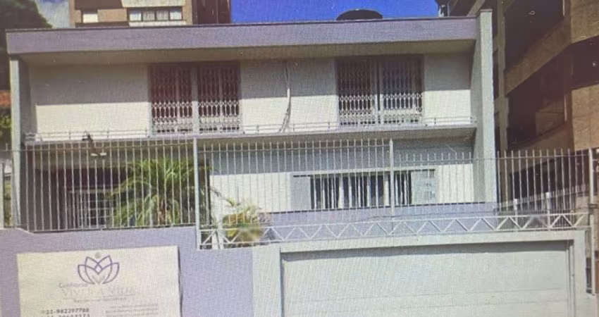 Casa comercial com inquilino