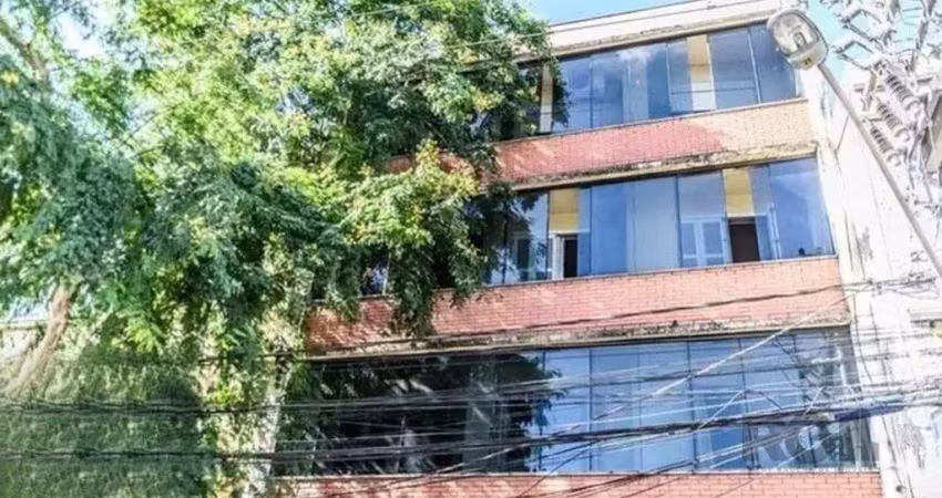Apartamento com 03 dormitórios no bairro rio branco de porto alegre