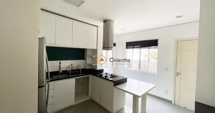 Casa Mobiliada com 2 Dormitórios sendo 1 deles Suíte e 1 Vaga