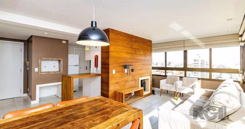 Vende-se apartamento mobiliado, 2 quartos, 1 suíte, 2 vagas - Petrópolis