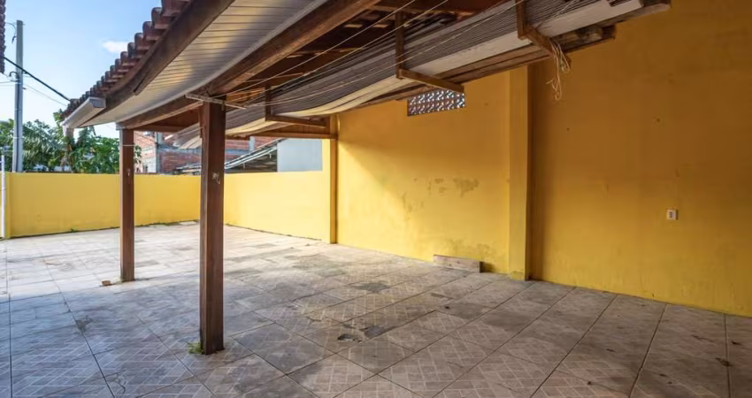 Casa na Hipica de 2 dormitórios e 3 vagas