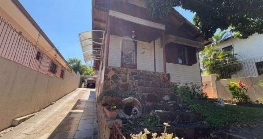 Casa 3 dormitórios à venda Camaquã Porto Alegre/RS