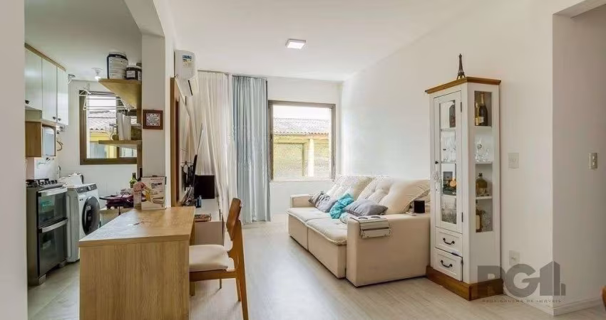 Apartamento no Passo D'areia de 2 dormitórios e vaga