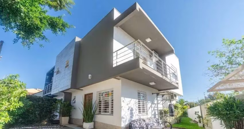 Casa, totalmente mobiliada, 3 dormitórios, 1 uma suíte com closet e sacada