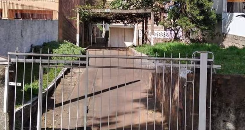 Casa com 4 dormitórios no bairro Gloria - Porto Alegre