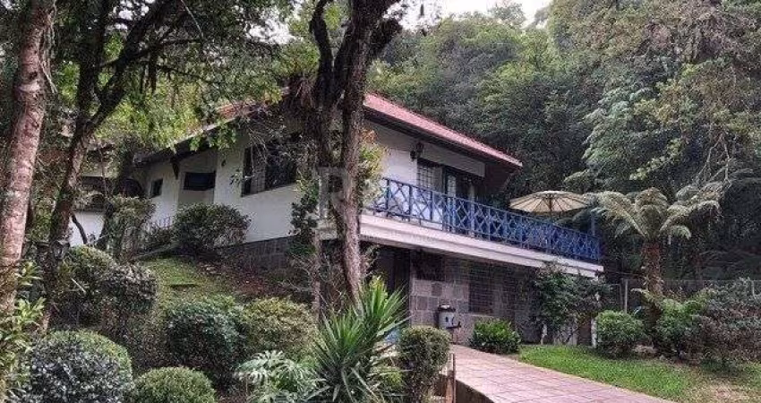 Sobrado para Venda - 295.24m², 3 dormitórios, sendo 3 suites, 2 vagas - Canela