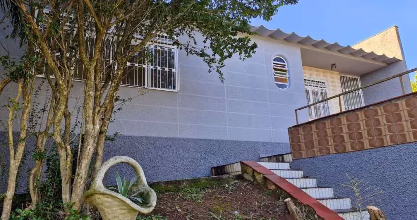 Casa com 3 quartos à venda na Rua Fernando Osório, 230, Teresópolis, Porto Alegre