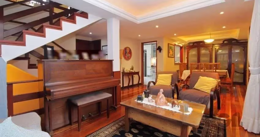 Casa de 275m² - 3 dormitórios e 3 vagas no bairro coronel aparício borges